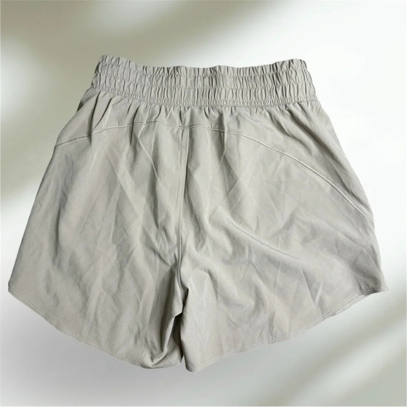 Under Armour Women's Flex Woven 5" Shorts - Picture 7 of 8